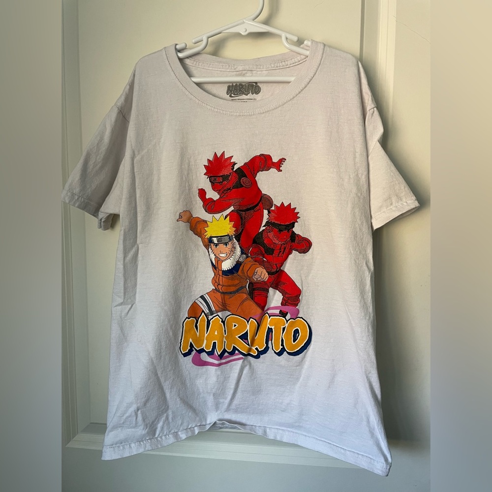 🌻3/$20 Naruto kids tee size medium